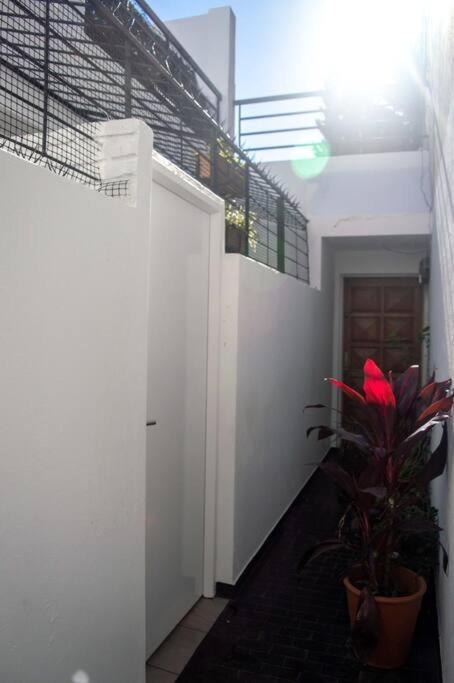 Hermoso Y Comodo Alojamiento Con Patio En Nunez Buenos Aires Extérieur photo